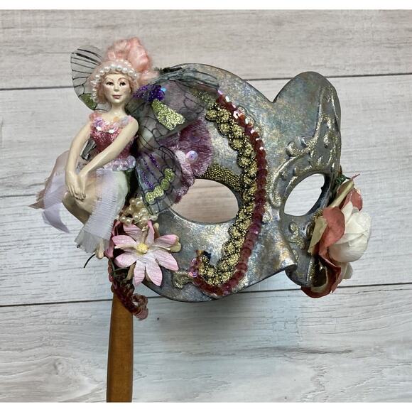 Katherine’s Collection Mask Masquerade Mardi Gras Fairy Gold Sequins Flowers - Picture 15 of 16